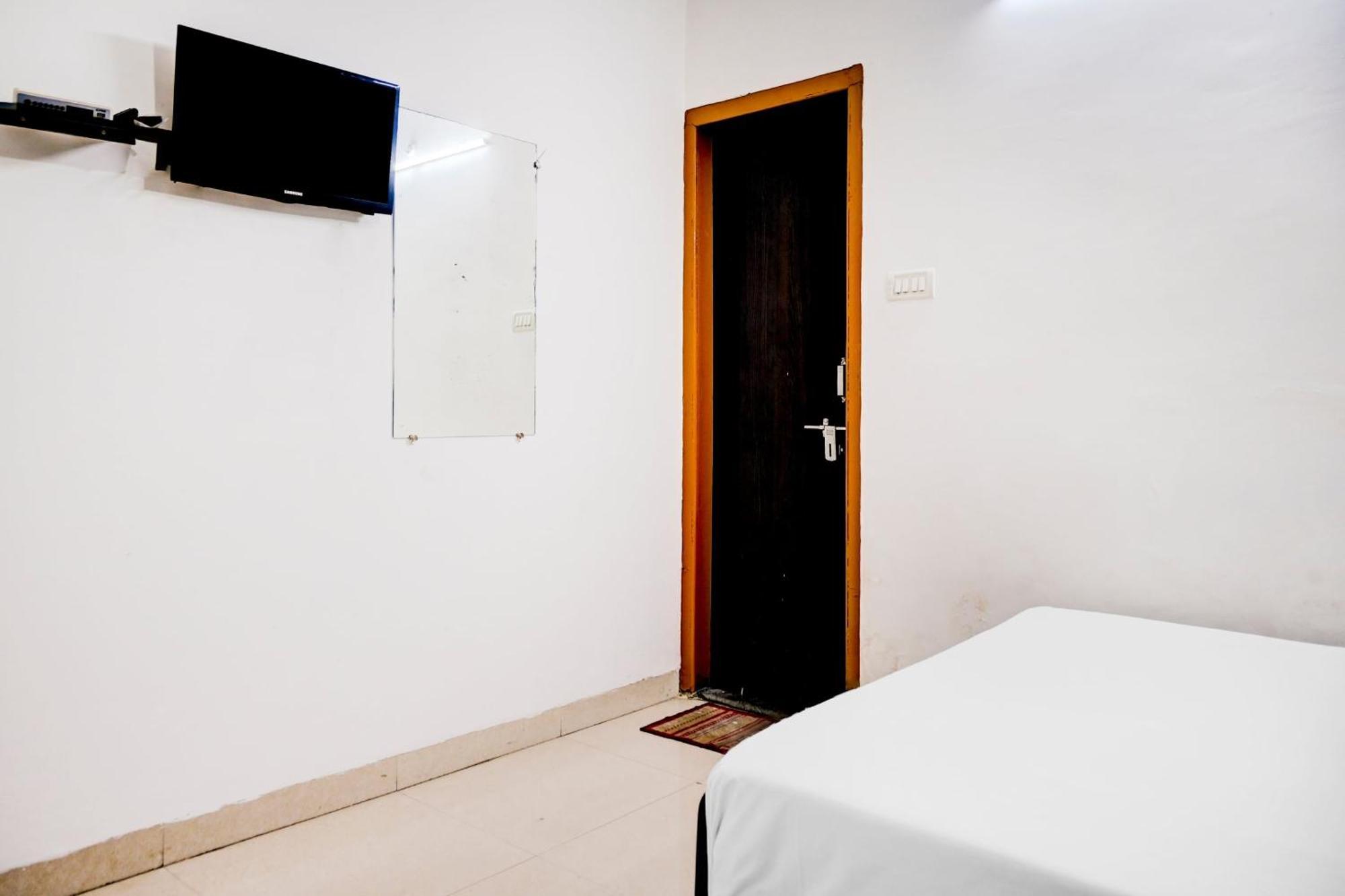 Hotel O Lotus Inn — Photos 2