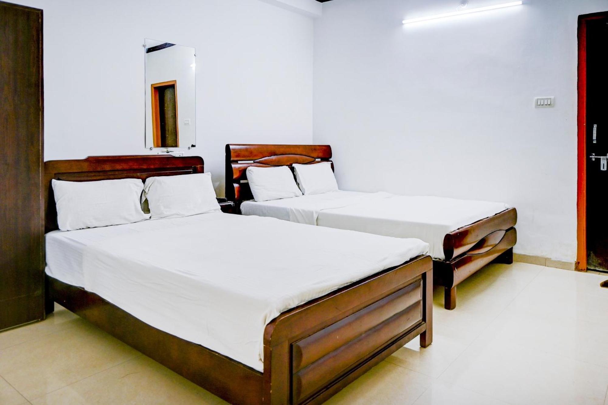 Hotel O Lotus Inn, Varanasi